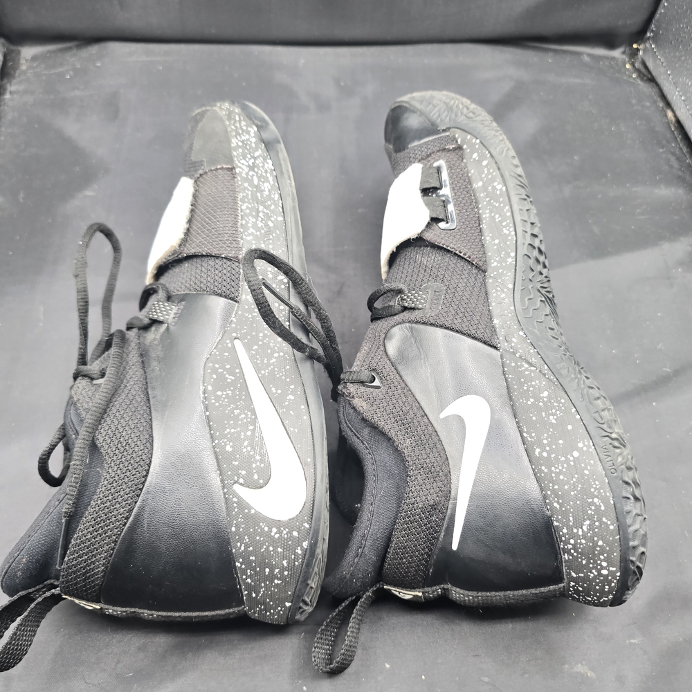 Nike Black and White Speckled Sneakers‎